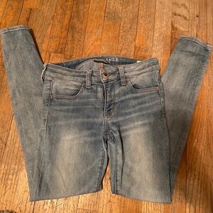 Light wash America eagle jeans